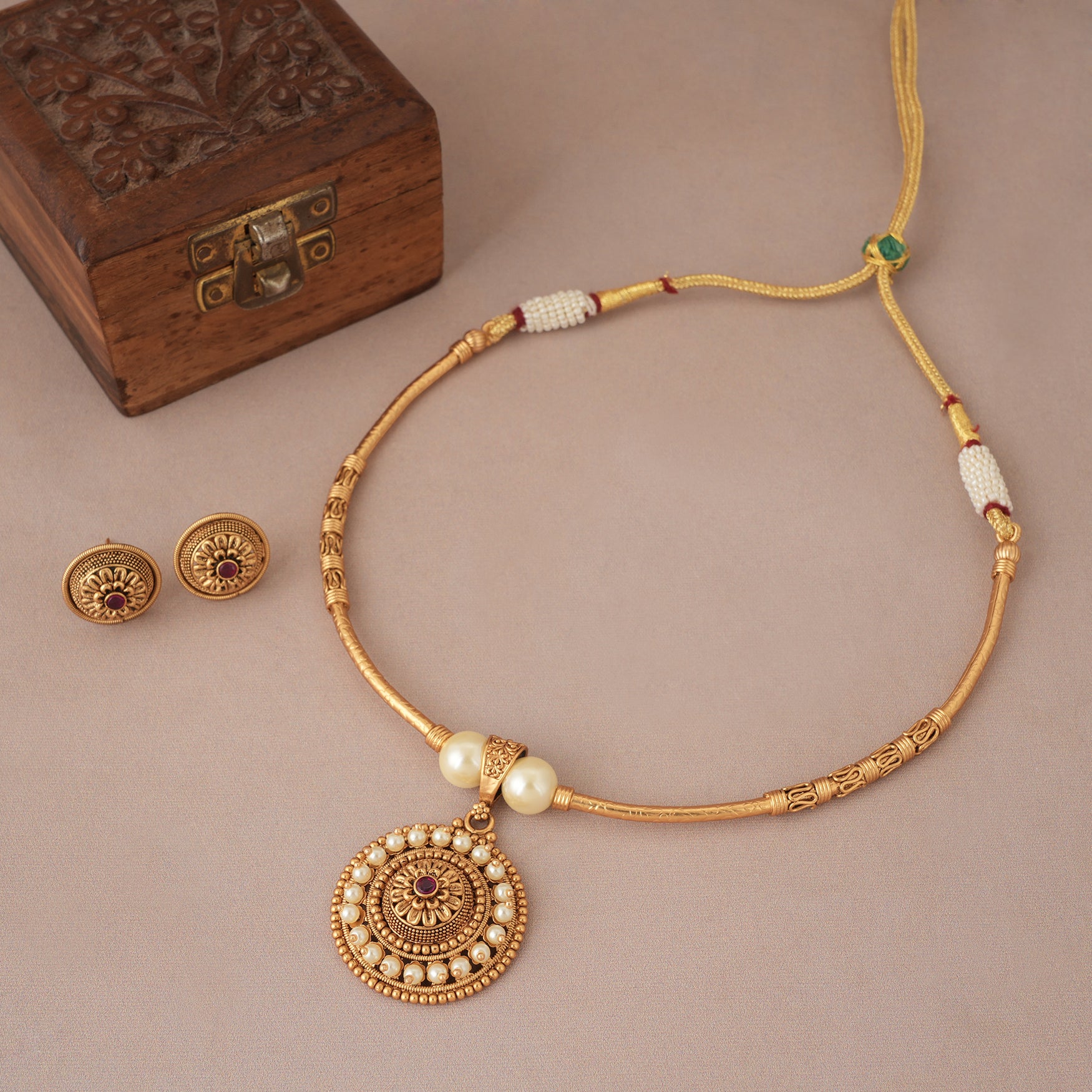 Stunning antique gold pearl hasli necklace set