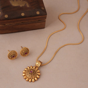 Cute elegant antique gold pendant set