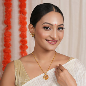 Cute elegant antique gold pendant set