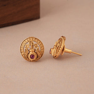 Beautiful antique gold carved pendant set