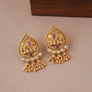 Stunning antique gold kundan stone pendant set