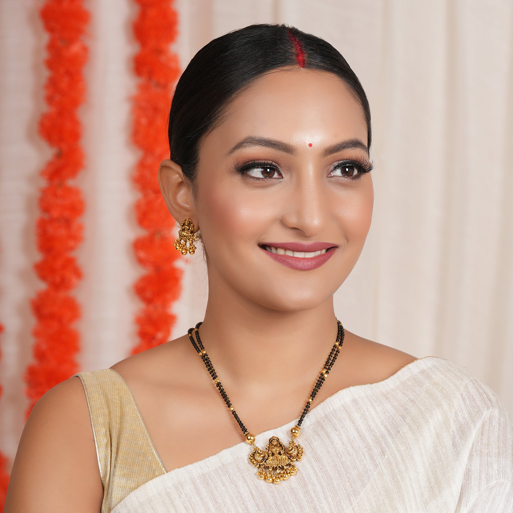 Stunning plain antique gold ma lakshmi mangalsutra with earring I Temple Jewellery