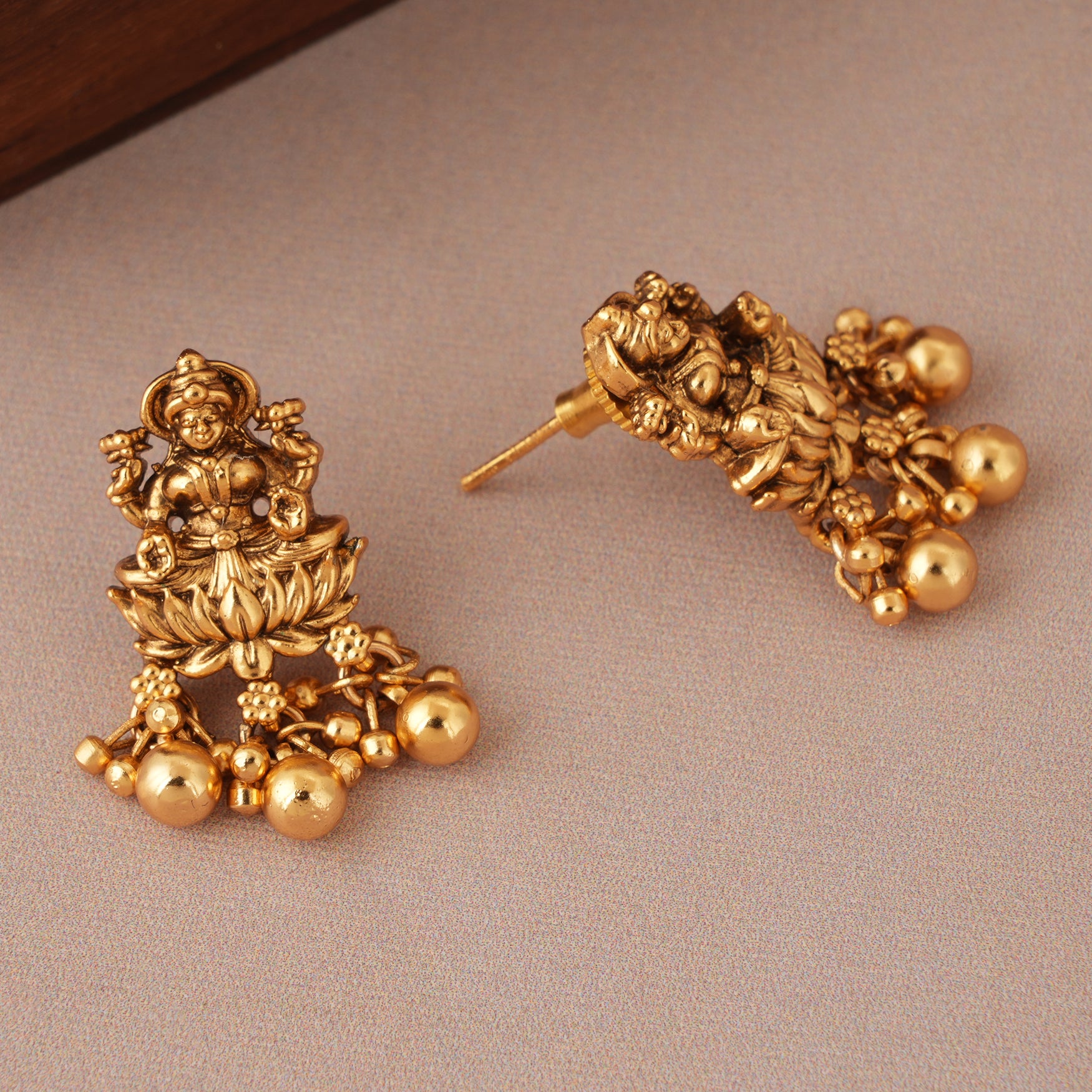 Stunning plain antique gold ma lakshmi mangalsutra with earring I Temple Jewellery