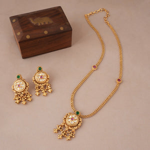 Cute stunning antique gold kundan stone pendant set