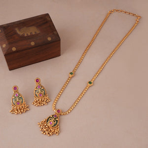 Stunning antique gold emerald carved pedant set