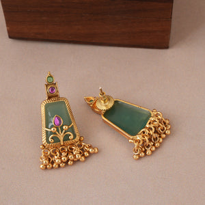 Cute elegant emerald stone pendant set