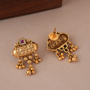 Long elegant stone antique gold pendant set