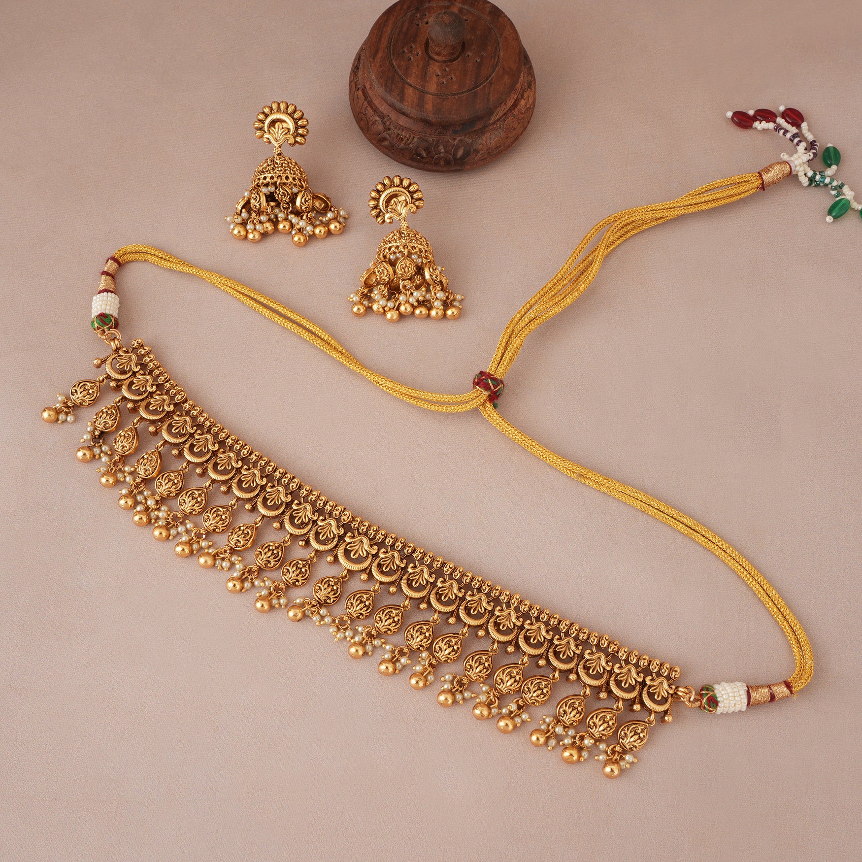 Beautiful antique gold plain choker necklace set