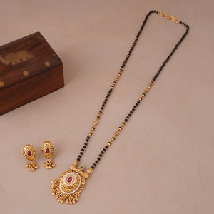 Cute delicate oval antique gold mangalsutra set