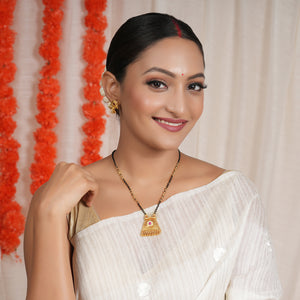 Elegant delicate antique gold stone mangalsutra set