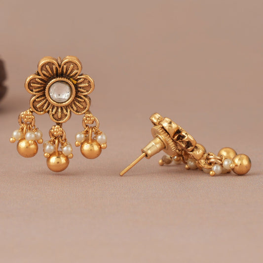 Cute antique gold ball kundan earring