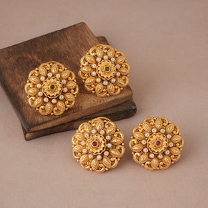 Stunning  big antique gold floral pearl stud