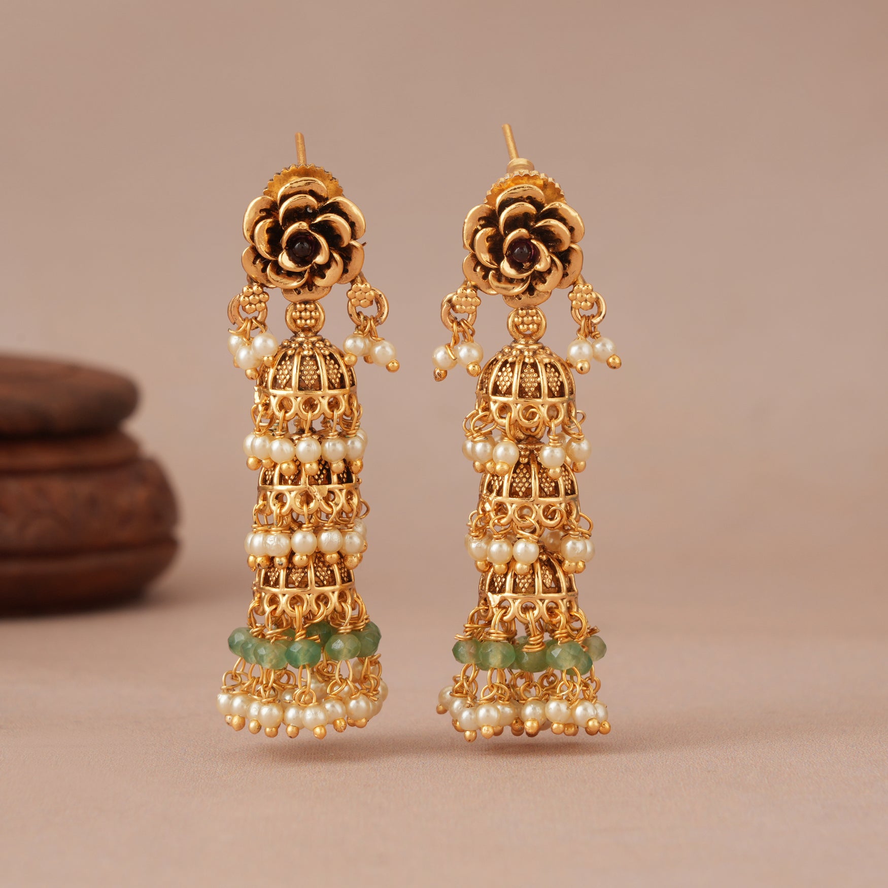 Stunning antique gold floral stone necklace set