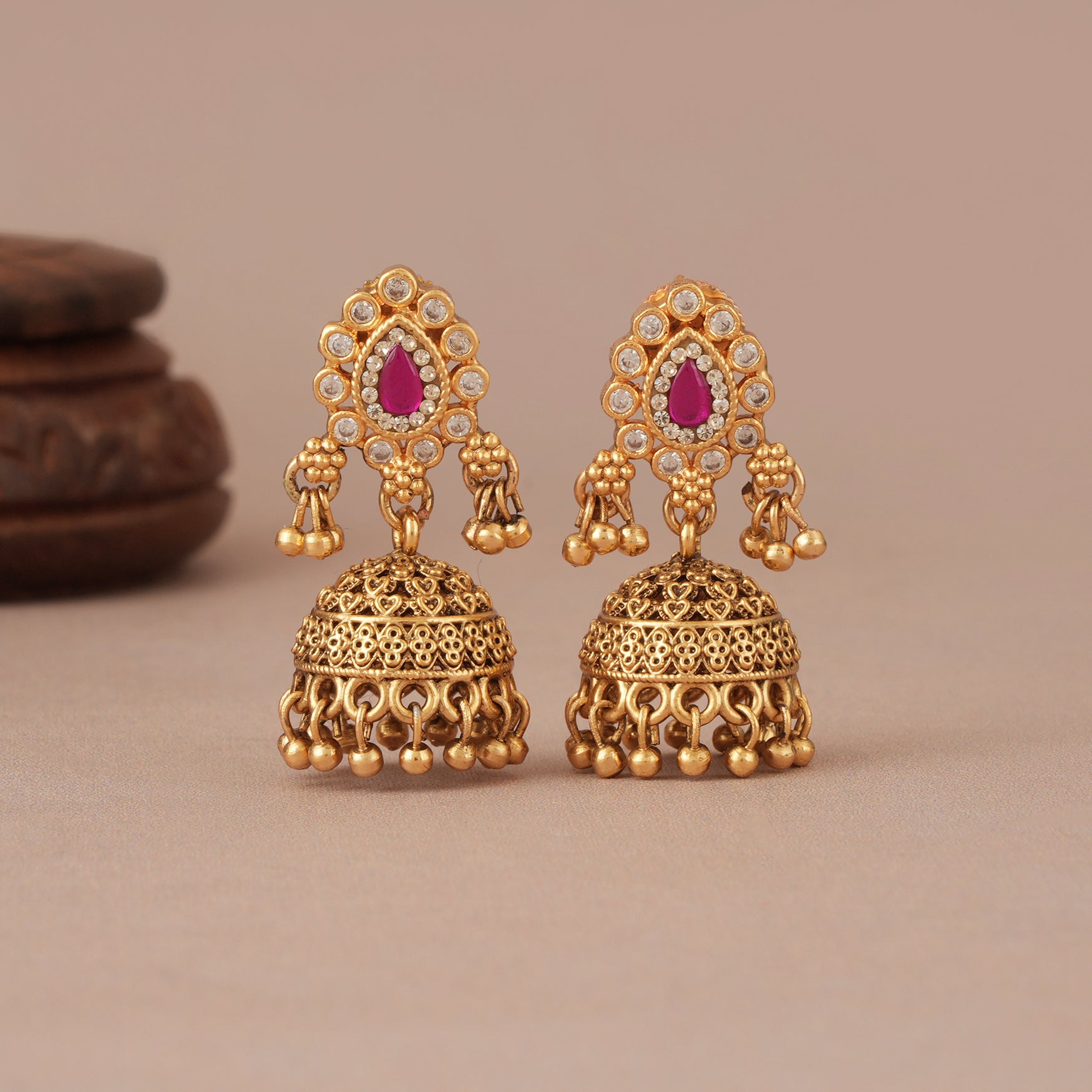 Stunning antique gold diamond pendant set