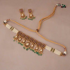 Beautiful antique gold kundan stone choker necklace set