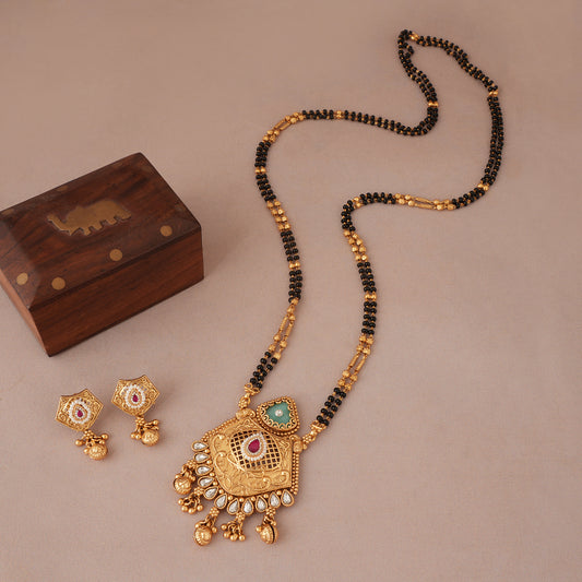 Beautiful rajwadi kundan antique gold mangalsutra set
