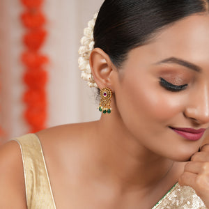 Cute kundan stone antique gold floral earring