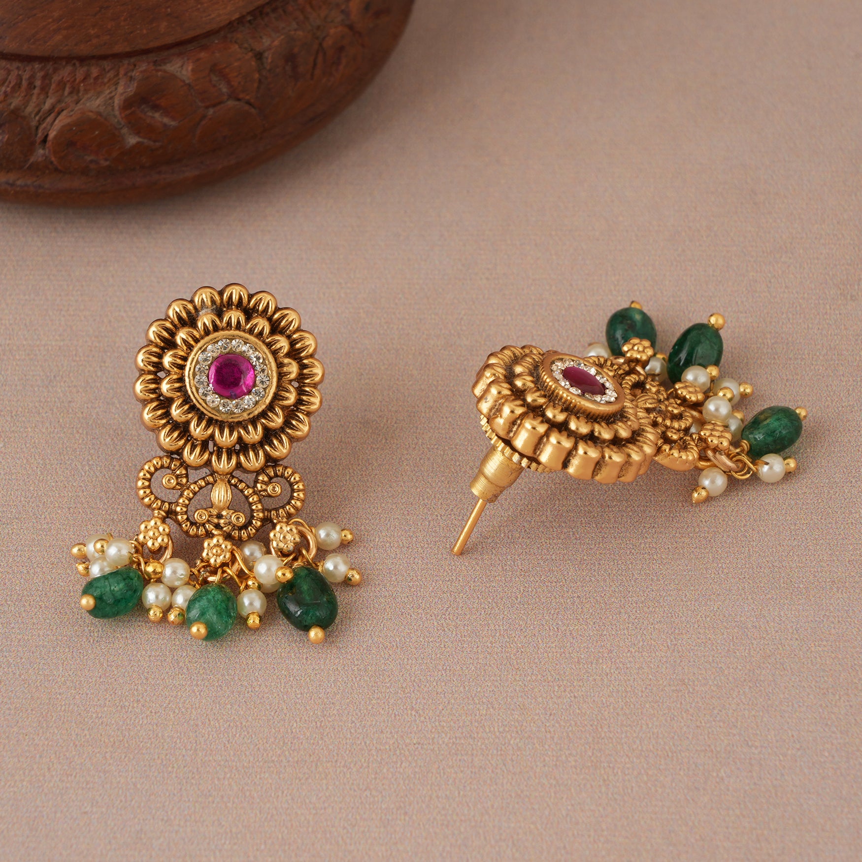 Cute kundan stone antique gold floral earring