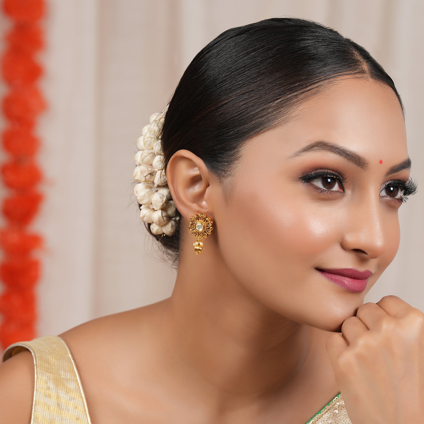 Floral antique gold kundan earring