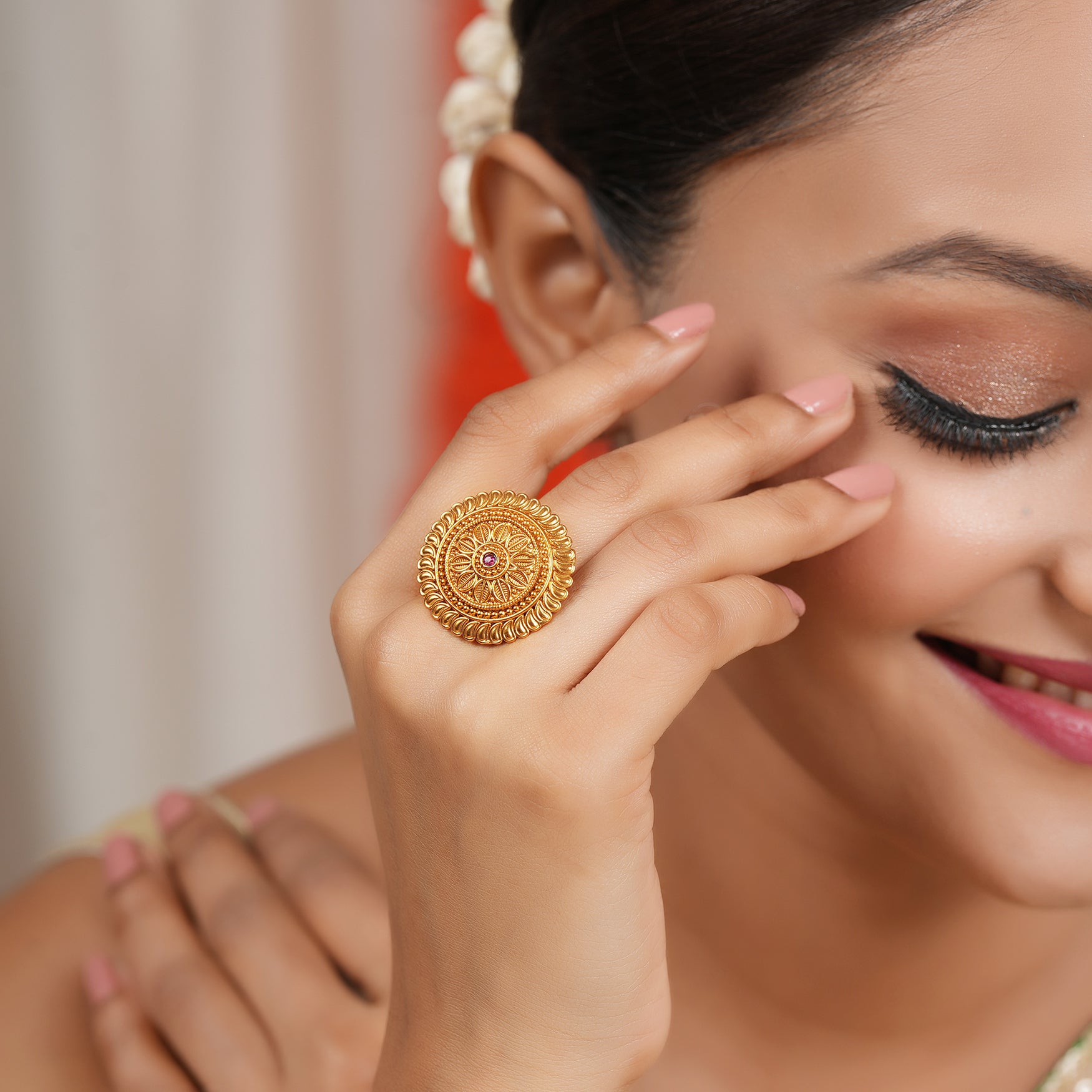 Plain antique gold cocktail ring for women