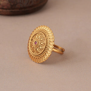 Plain antique gold cocktail ring for women