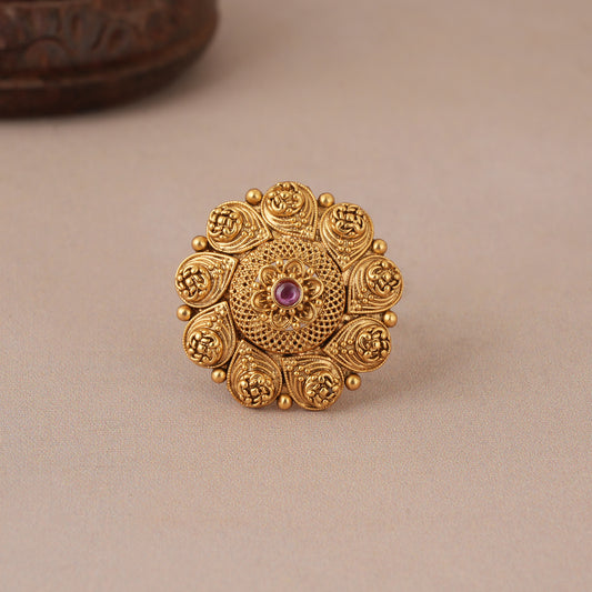 Amazing antique gold intricate ruby stone finger ring