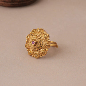 Amazing antique gold intricate ruby stone finger ring