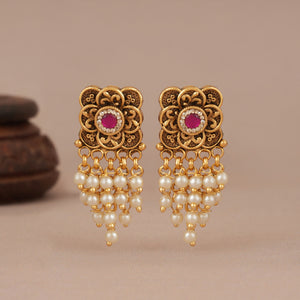 Long pearl drop stunning antique gold earring