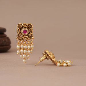 Long pearl drop stunning antique gold earring