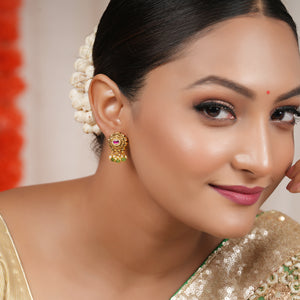 Cute delicate antique gold stone green stone drop earring