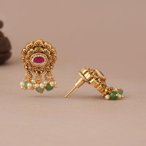 Cute delicate antique gold stone green stone drop earring