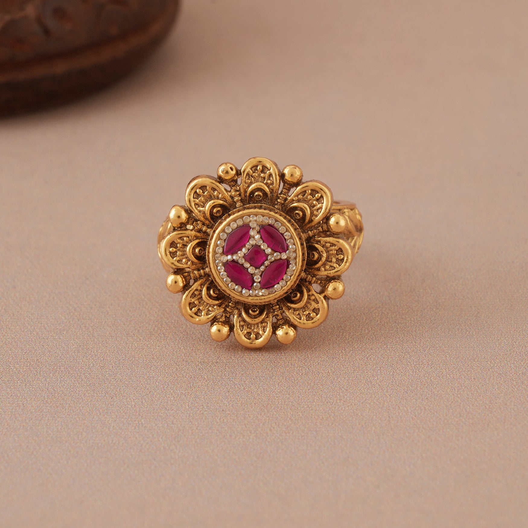 Stunning floral antique gold stone adjustable finger ring