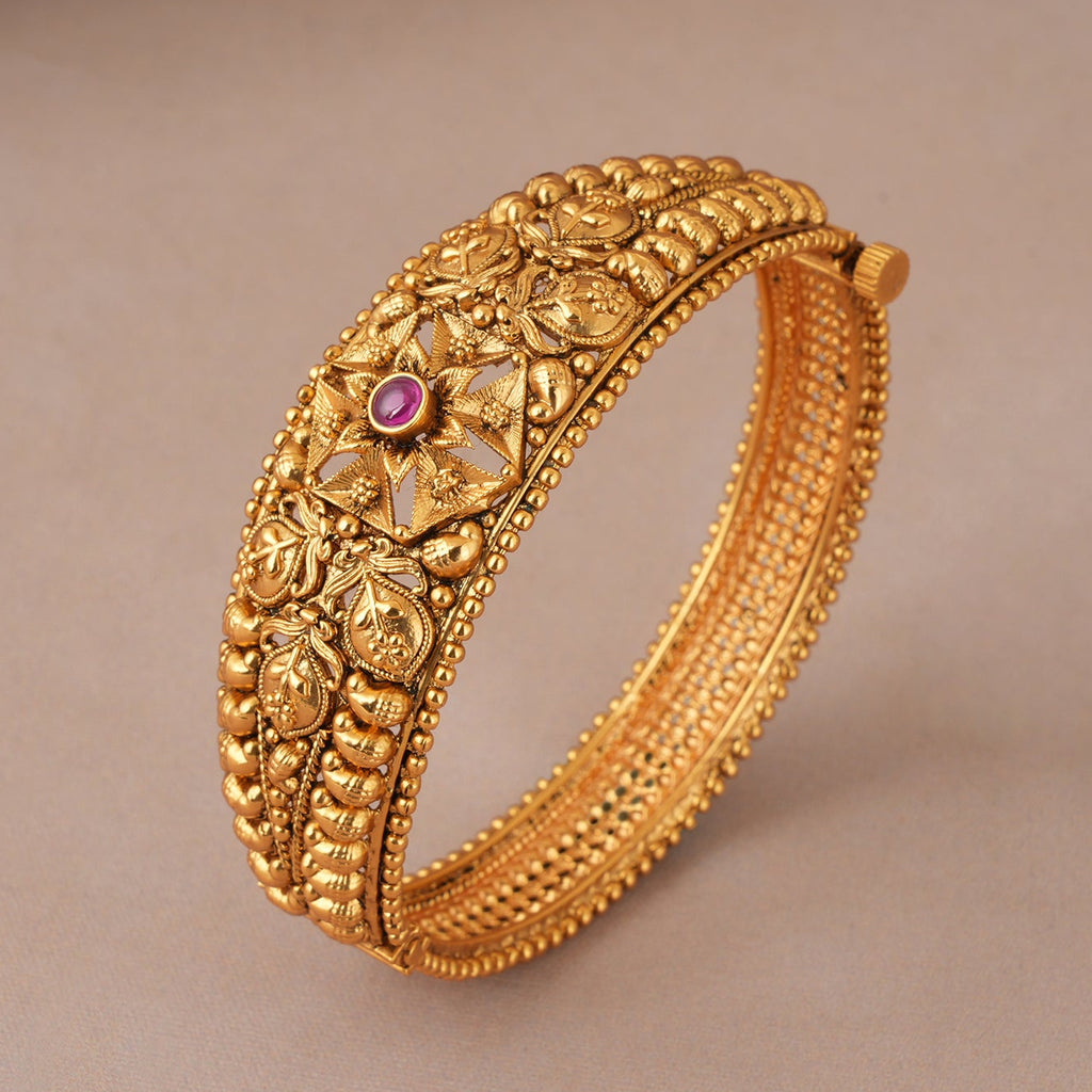 Stunning antique gold openable kada