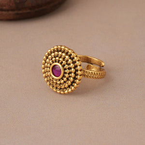 Beautiful antique gold ruby finger ring