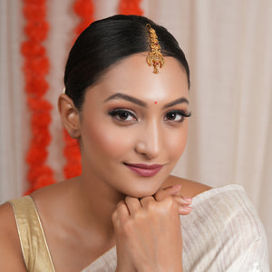 Stunning maa lakshmi antique gold stone maangtika