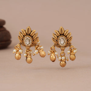 Cute stunning antique gold kundan earring for women
