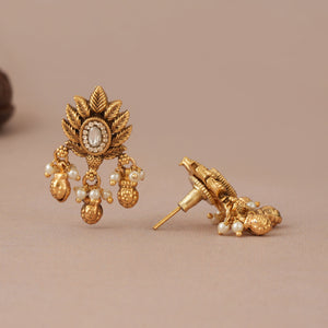 Cute stunning antique gold kundan earring for women