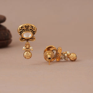 Cute small antique gold kundan dangler earring