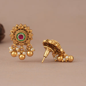 Cute antique gold stone floral earring