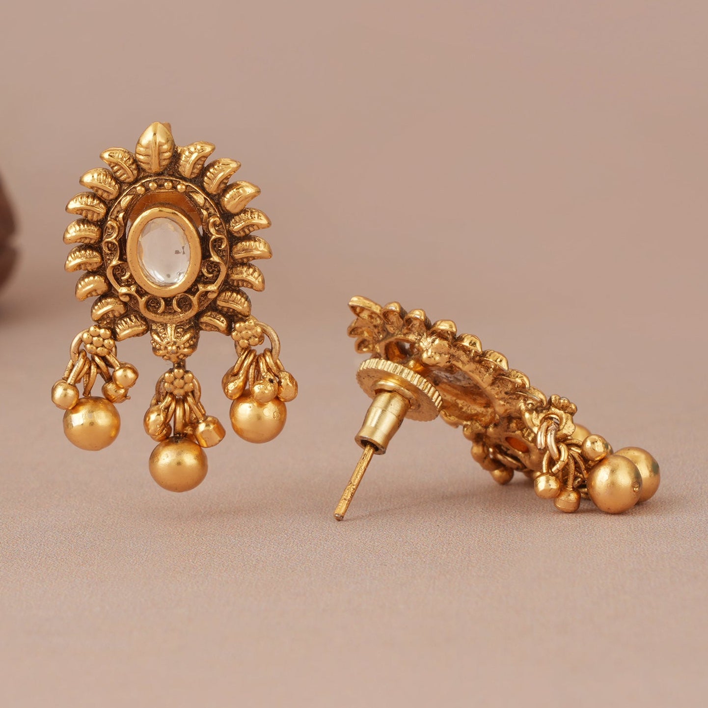 Stunning kundan antique gold cute earring