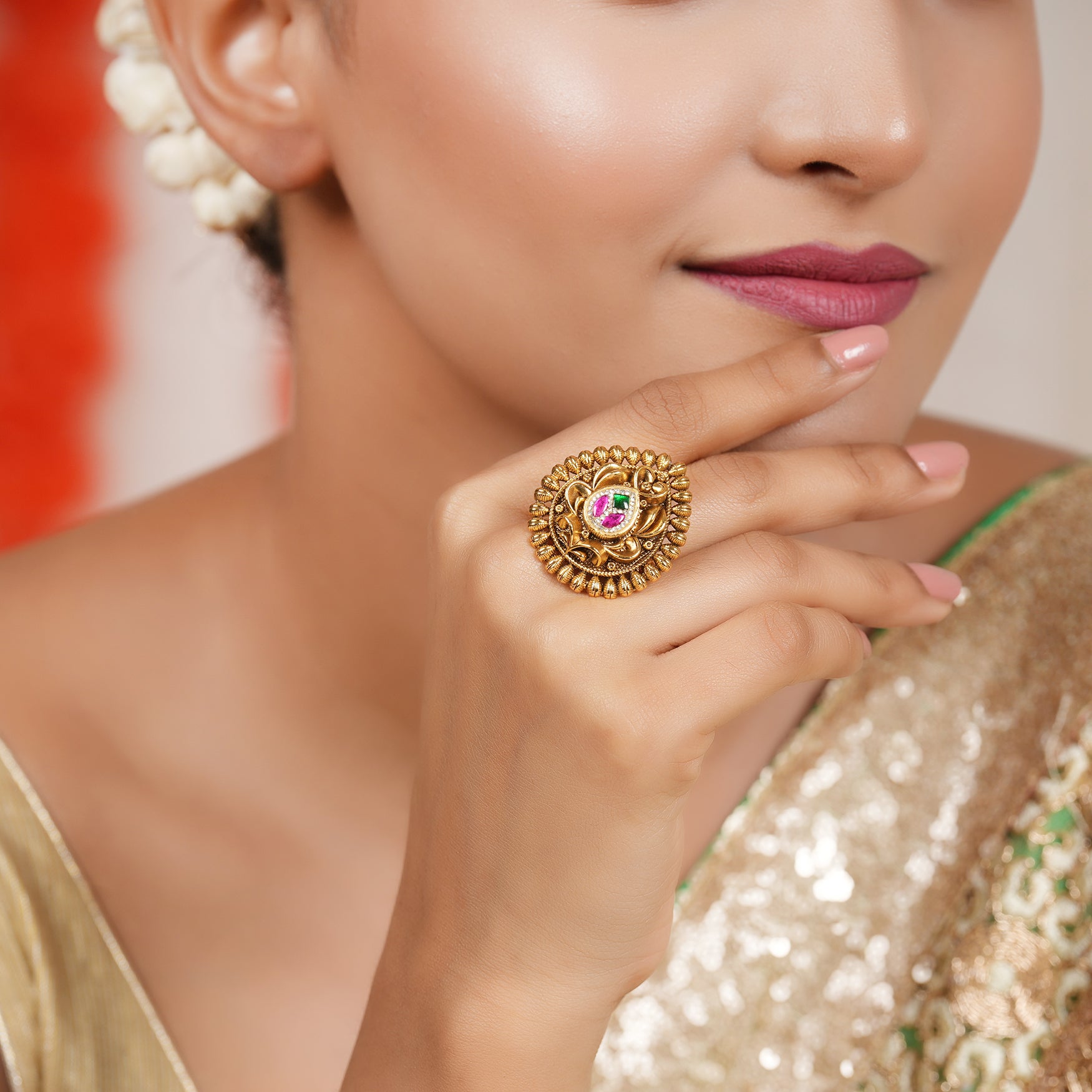 Gorgeous antique gold multicolor finger ring