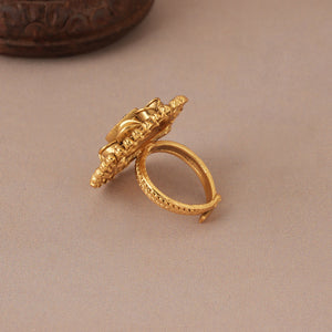 Gorgeous antique gold multicolor finger ring