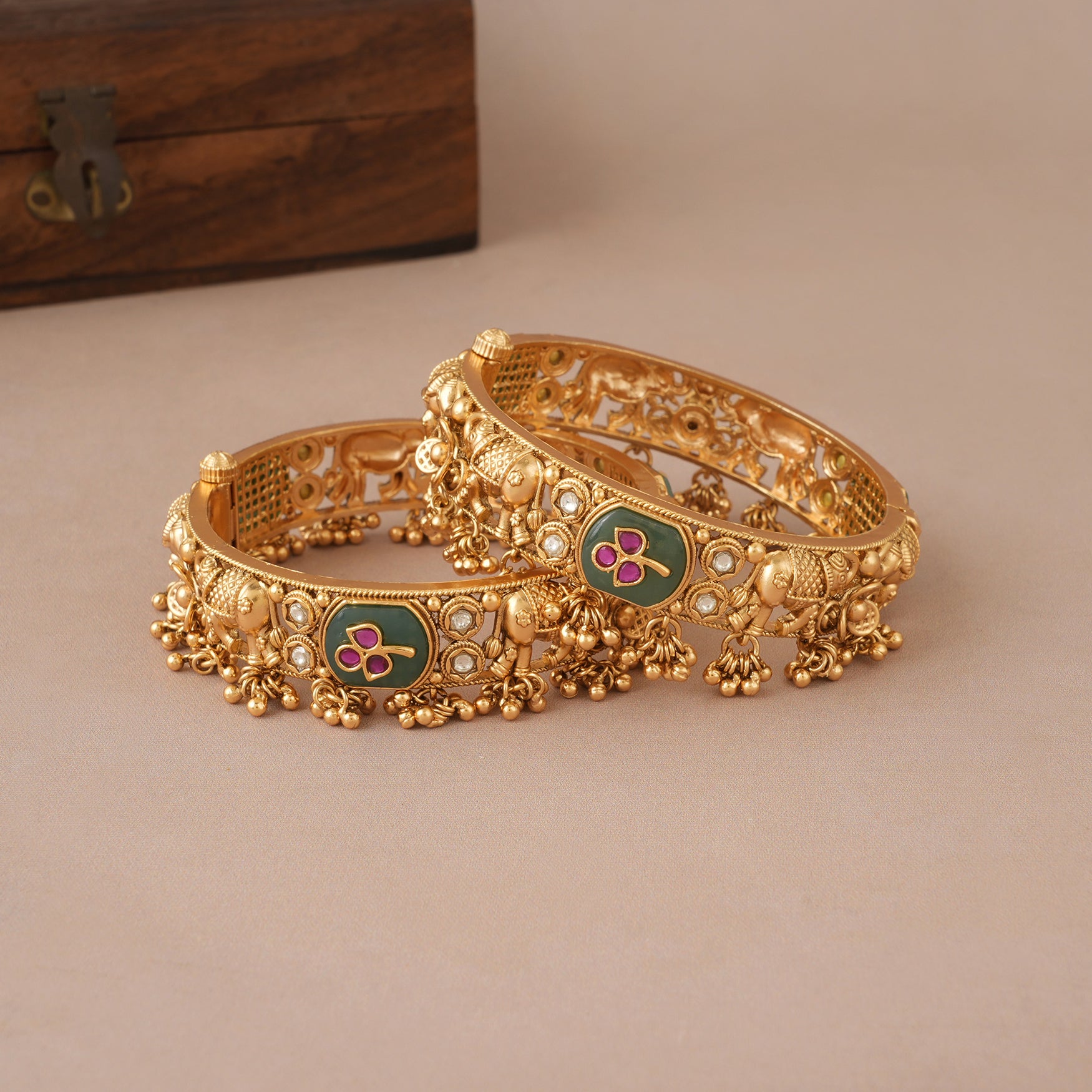 Stunning antique gold kundan stone bangle set