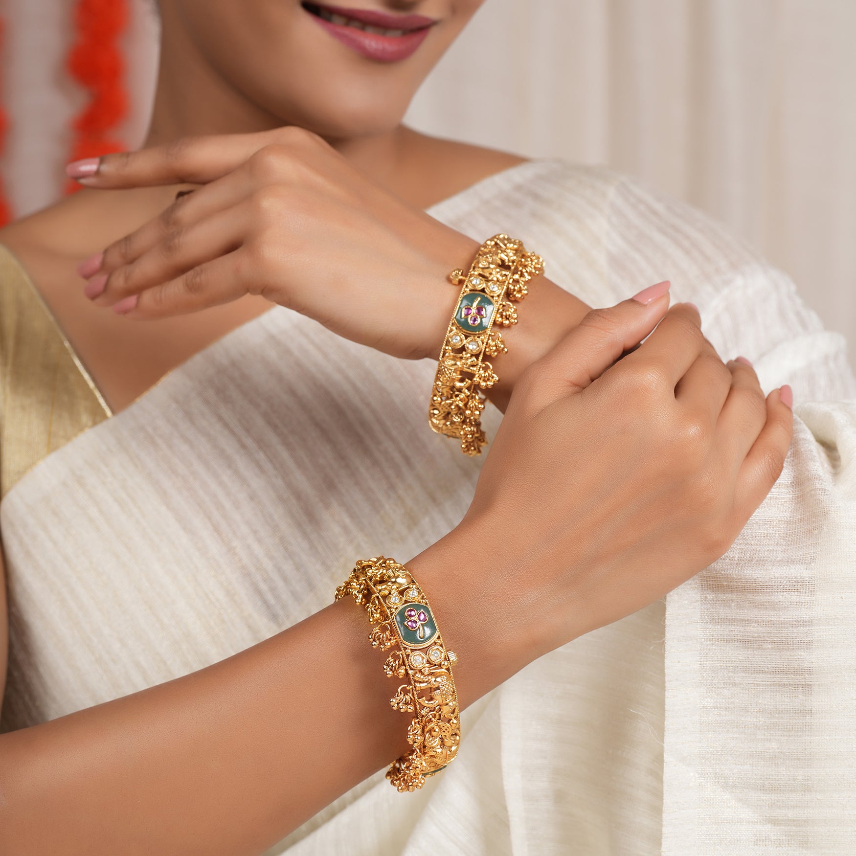 Stunning antique gold kundan stone bangle set