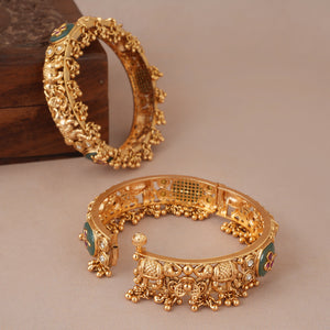 Stunning antique gold kundan stone bangle set