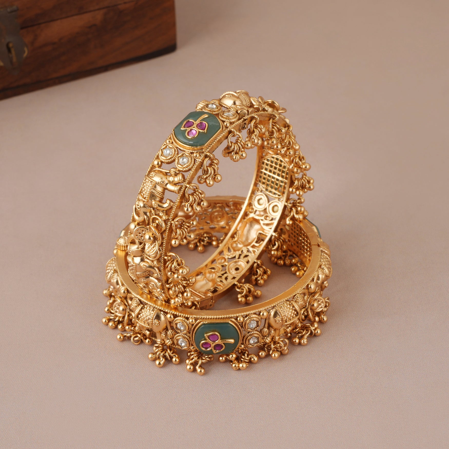 Stunning antique gold kundan stone bangle set