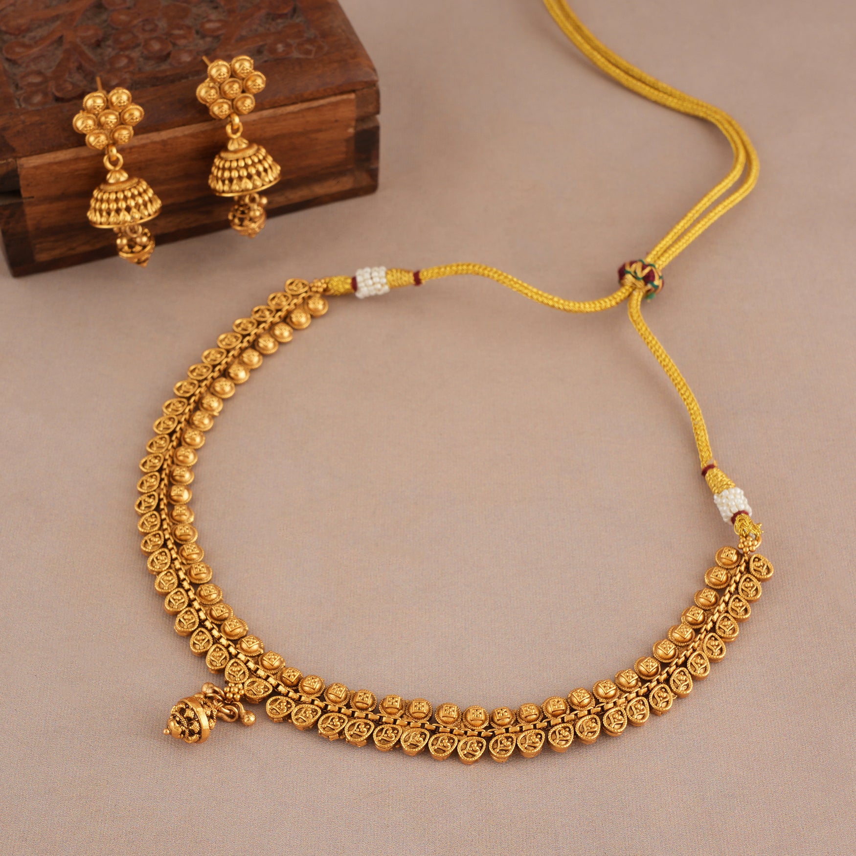 Beautiful plain antique gold plated necklace set