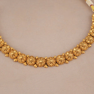 Cute sleek antique plain gold choker necklace set