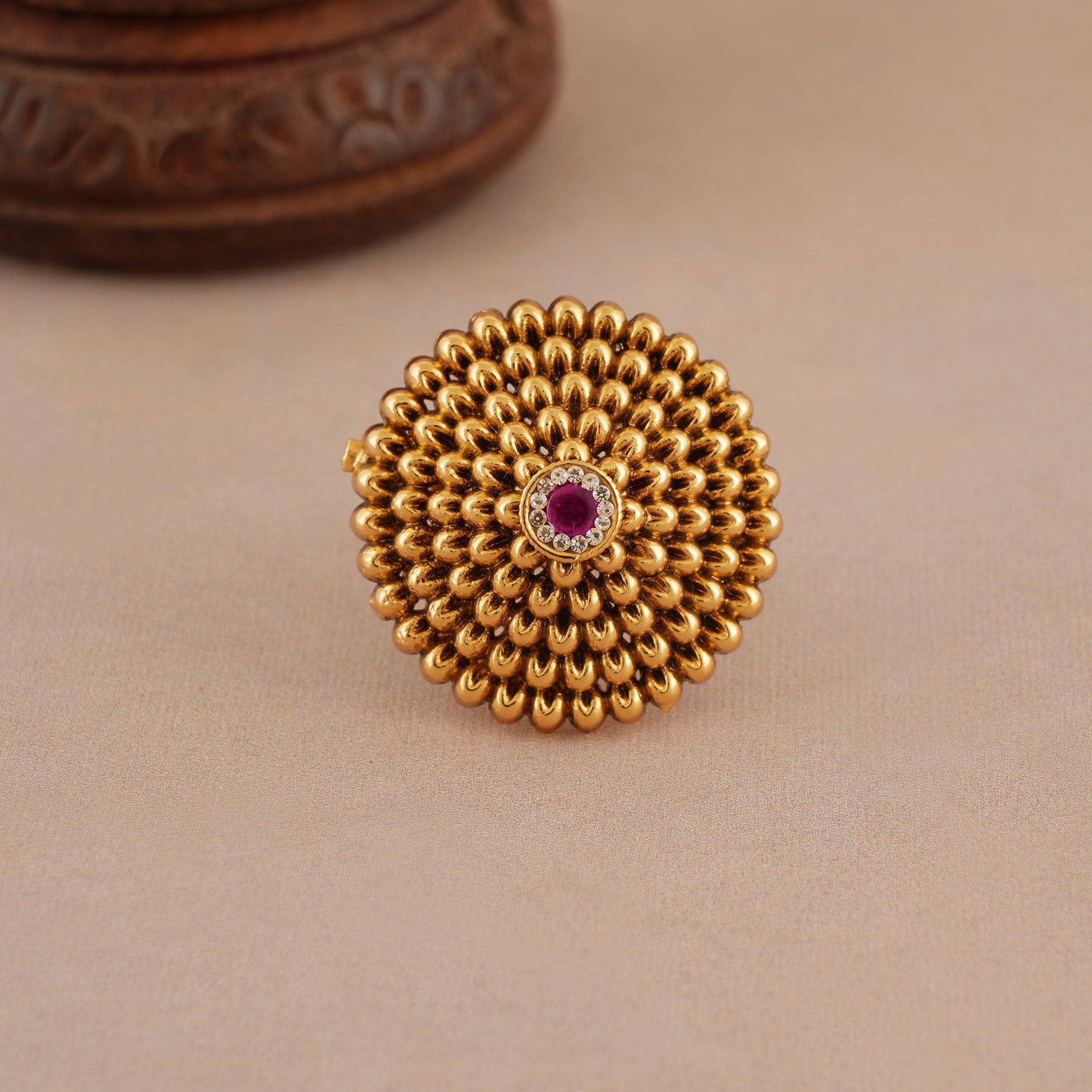 Stunning antique gold intricate ruby adjustable finger ring