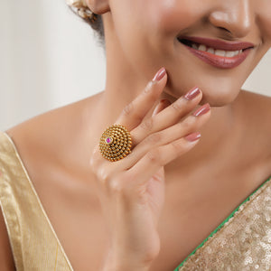 Stunning antique gold intricate ruby adjustable finger ring